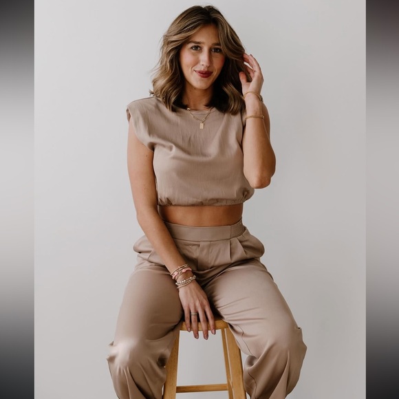 Mable Pant Set - Picture 4 of 9